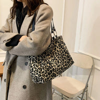 New Fashion Tote Bags Shopping and Travel Canvas Bags Women Popular Handbags Large Capacity Leopard Shoulder Bags